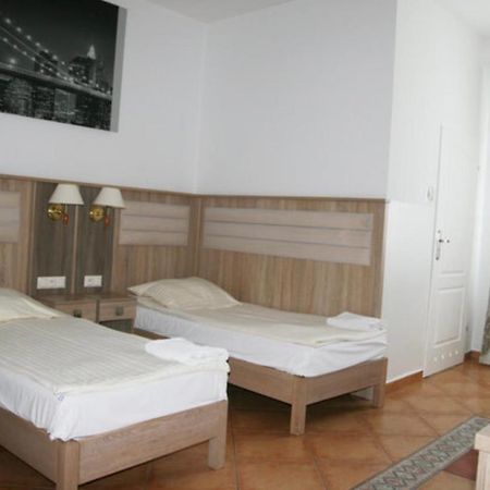 Hotel Lotos Rawicz Exterior foto